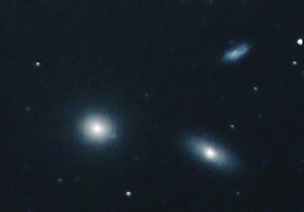 Canon EOS10D�ɂ��M105��NGC3384��NGC3389