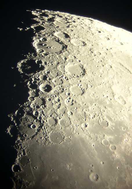 �����̌��̓암�Ό��Q