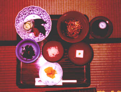 ���i����